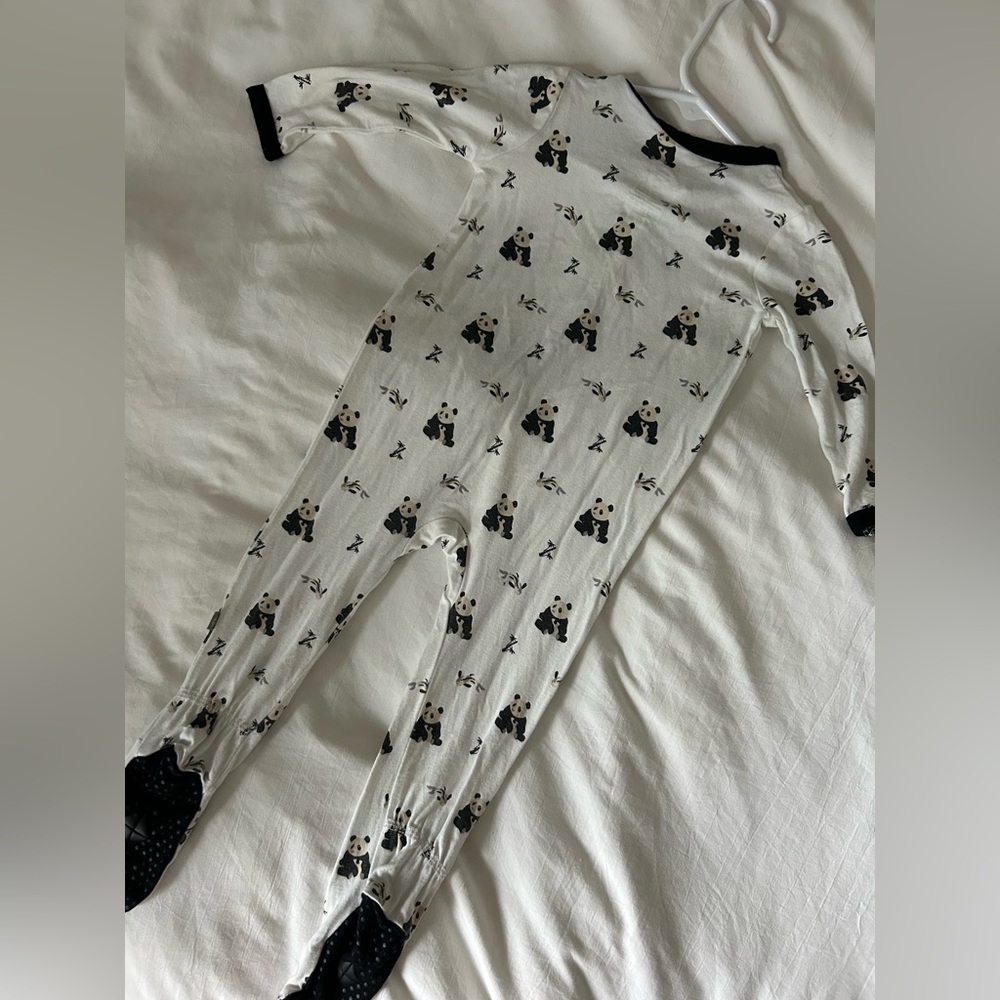 Kyte Baby Zippered Footie in Zen Panda 6-12M - Picture 4 of 4